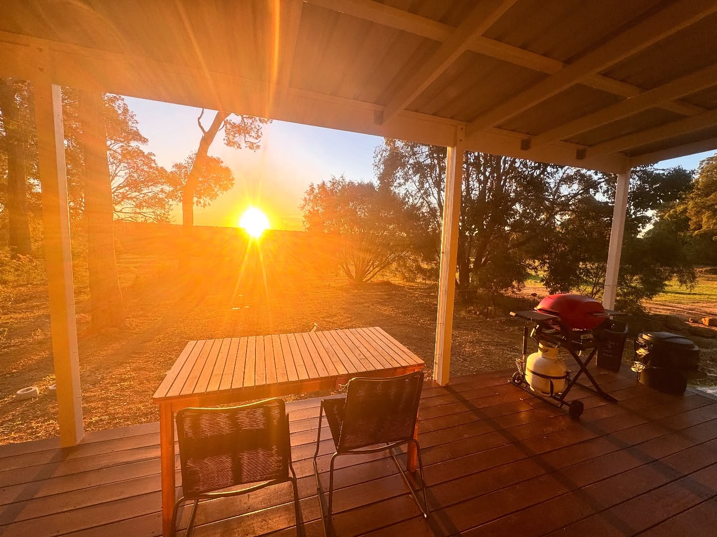 Aannddd RELAX! Enjoy that sunset from your cabin verandah!!
#wildinourheart #farmstay #westernaustralia #experiencenannup