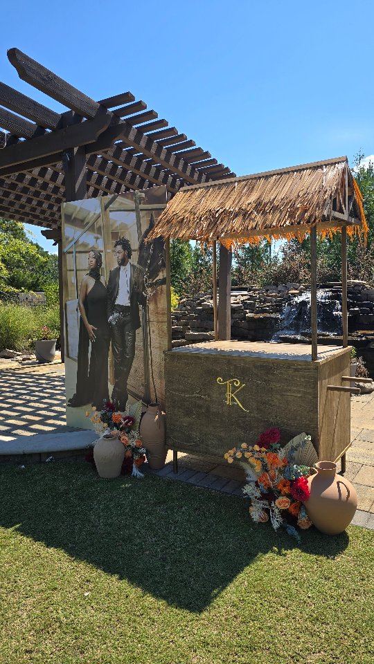 Custom-built plum-wine bar brought all the vibes 🙌🏽
#plumwine #tikibar #custombuilt #cocktailhour #custommade #weddinginspiration #weddingdetails