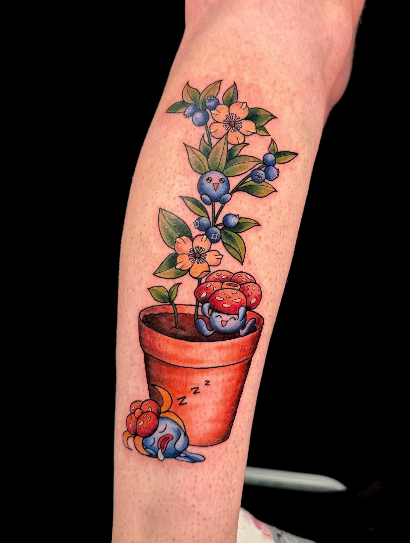 Who’s that Pokémon?🫐
Done in May 2025 :)
Thank you @impulsivelysimple 🙏🏼
#tattoo #tattooartist #arizonatattoo #arizonatattooartist #femaletattooartist #ink #inktherapy #tattooideas 
#colortattoo #pokemon #pokemontattoo