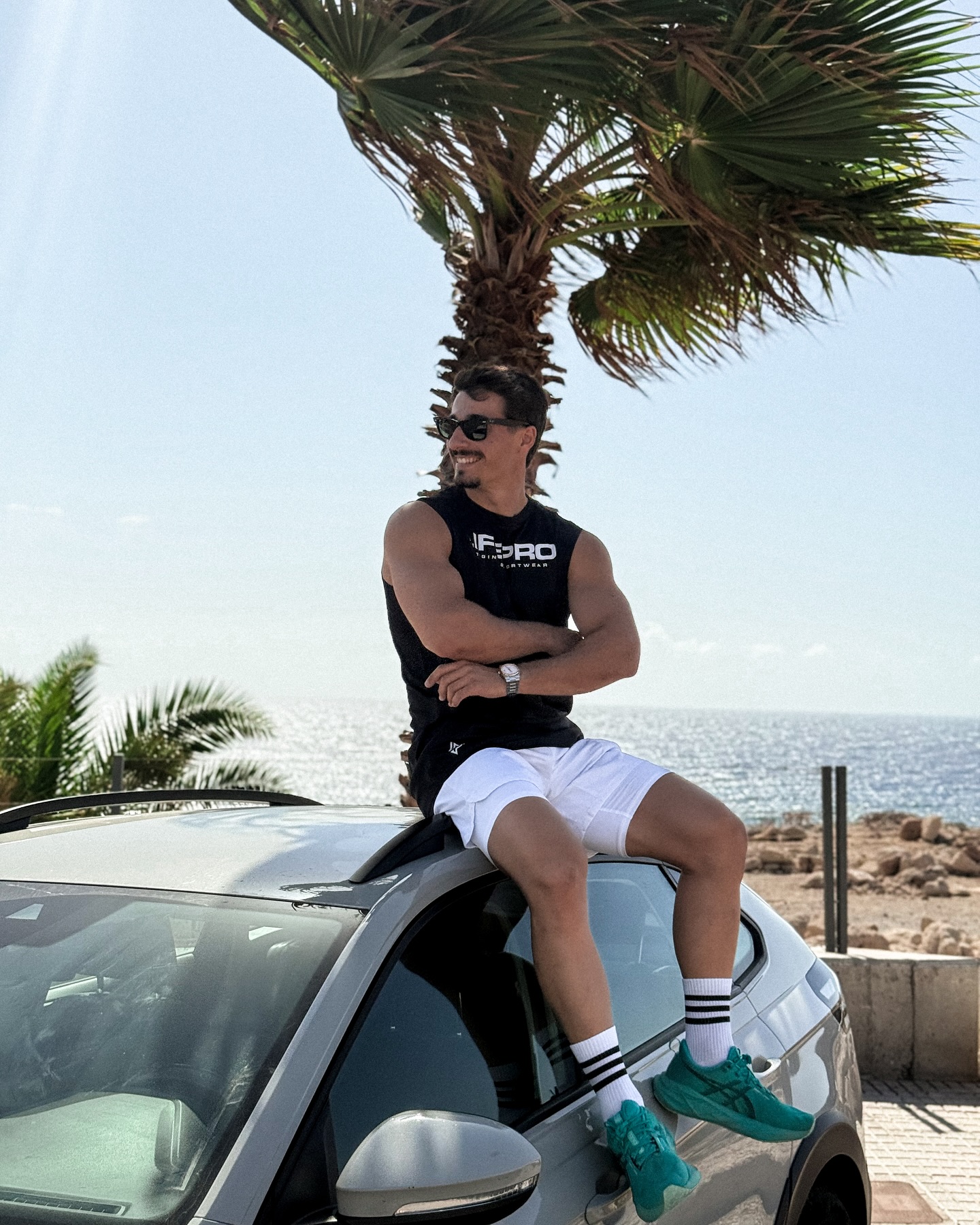 Después de unos días muy estresantes (ya me lo avisaba mi reloj), Tenerife me ha cargado las pilas para lo que se viene 🔋
Mil gracias a todo el equipo de @lifepro_oficial por le experiencia y en especial a @madrassoo 🫱🏽🫲🏼 era lo que me faltaba para tener claro que tomé la mejor decisión.
Por cierto, alquilamos el coche con @goldcarrental que os recuerdo que tenéis 10% con mi código ROBERTONUFISA por si necesitáis coche en vuestra próxima escapada. Así probáis el Key’n Go para no esperar colas en el mostrador 🚘
Os hacen dcto. en reservas mínimo de 3 días hasta el 15/12.
publi