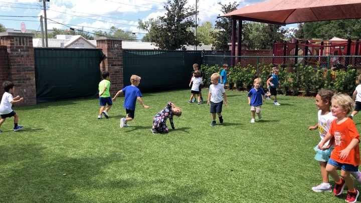 Warm up fun!! Toilet Tag with K4/K5 and then survivor with 1st - 3rd Grade 👏🏻👏🏻☀️