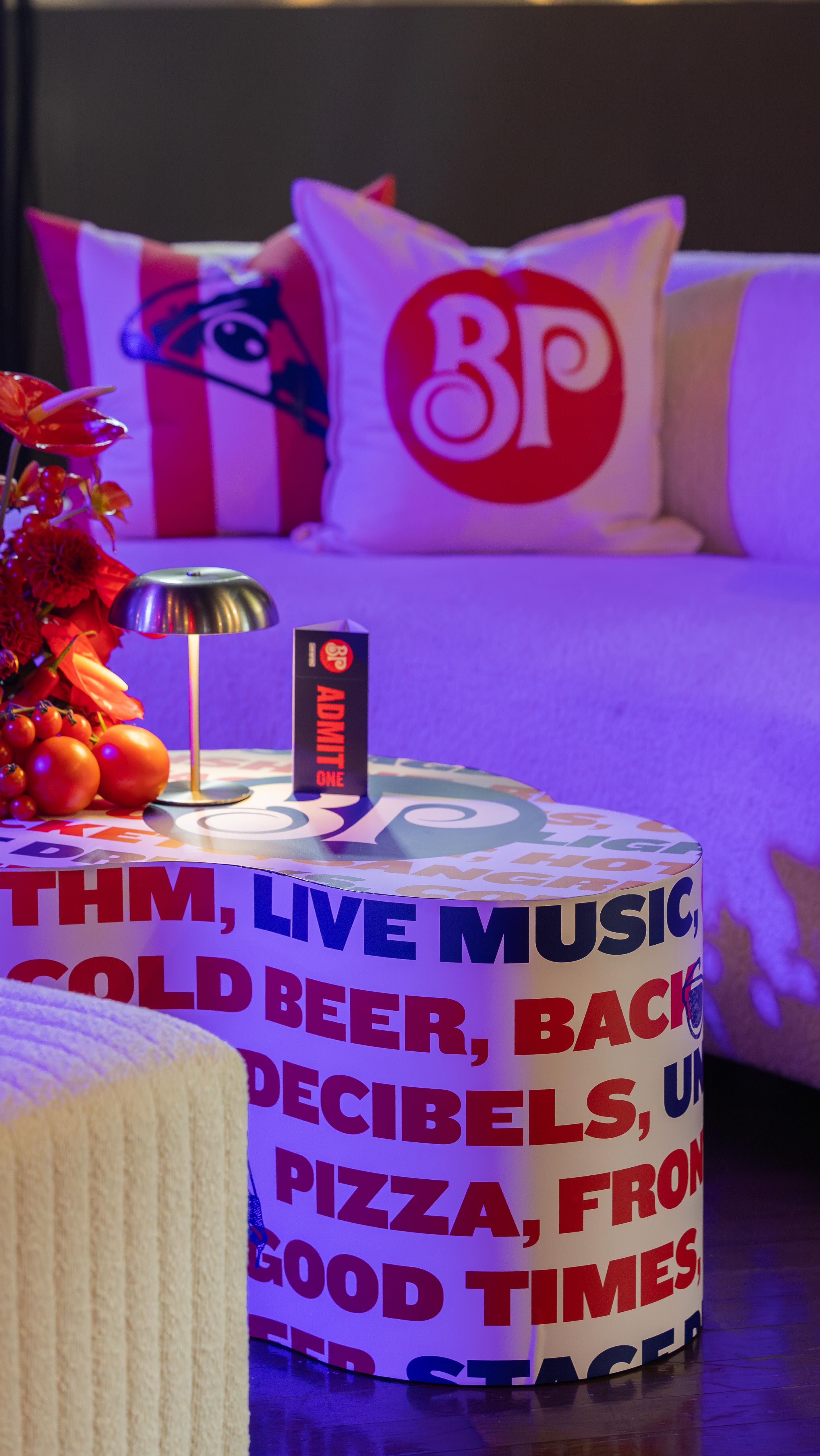 This is what happens when XMC turns up the volume🎶🎤🍕
We worked with Live Nation to produce Boston Pizza’s VIPIZZA launch at Revival complete with The Sheepdogs, iconic BP pizza and cactus cuts, custom band tees, and a brand-new look.
#eXperienceIsEverything #eXperientialMarketing #VIPizzaParty