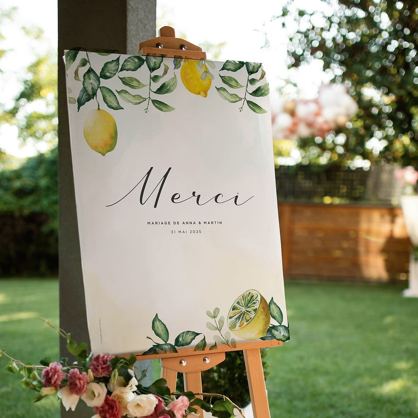 🍋✨ La Dolce Vita séduit toujours !
Même à l’approche de l’automne, notre collection Dolce Vita reste votre best-seller incontesté.
Un grand merci à toutes celles et ceux qui nous font confiance pour sublimer leurs plus beaux moments. 💛
#DolceVita #BestSeller #Mariage #Merci #CollectionIntemporelle