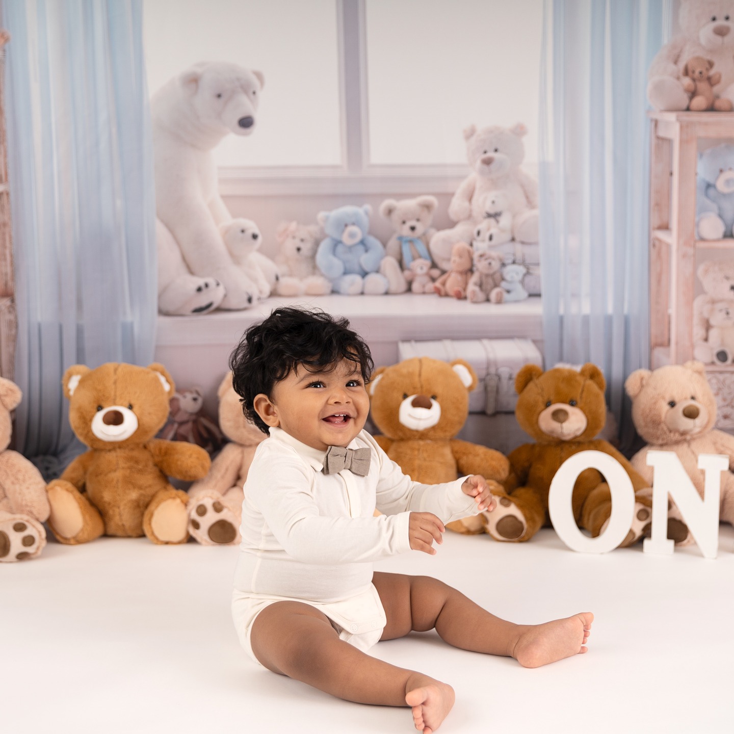 ✨ Celebrate Their First Birthday in Style! ✨
Our Cake Smash Sessions include:
🎂 Beautiful cakes & themed setups
📸 High-quality images to cherish forever
🫧 Fun add-ons like bubble baths & family portraits
💌 Limited spots available, DM us today!
👉 www.firstmomentsphotography.com.au