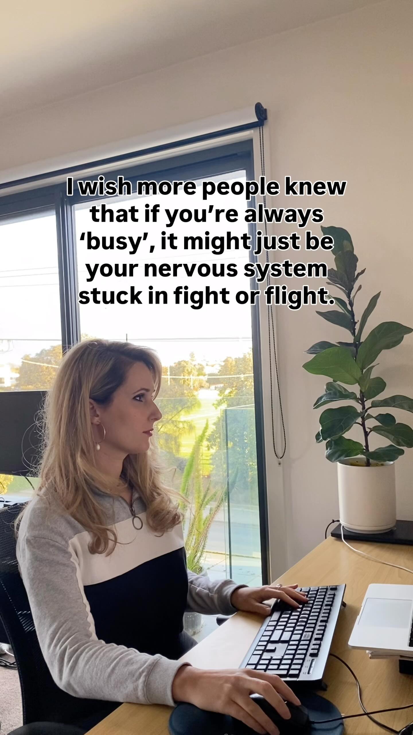 Comment NERVOUS SYSTEM and Iâll DM you my free nervous system regulation cheat sheet - a printable referance guide with techniques to get you out of fight or flight and lifestyle practices for nervous system health.
Always âbusyâ isnât always ambition, sometimes itâs your nervous system running on survival mode.
When your body is stuck in fight or flight, slowing down feels unsafe, so you keep pushing.
Through somatic healing and nervous system regulation, you can rewire this pattern and finally feel safe to rest, receive, and just be đ