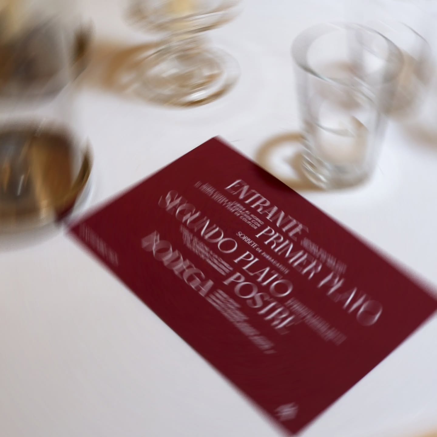 Cuando el protagonista es el color
El impresionante menú de Raquel y Alejandro.
Nuestro 13 de Septiembre de 2025.
GRACIAS
Novios. @raquelfdezz y @sir_alexotero
WP @rossilandazurieventos
Espacio @bodasegurenugarte
Flores @espaciosverdeslogrono
Papelería @mdateliercreative