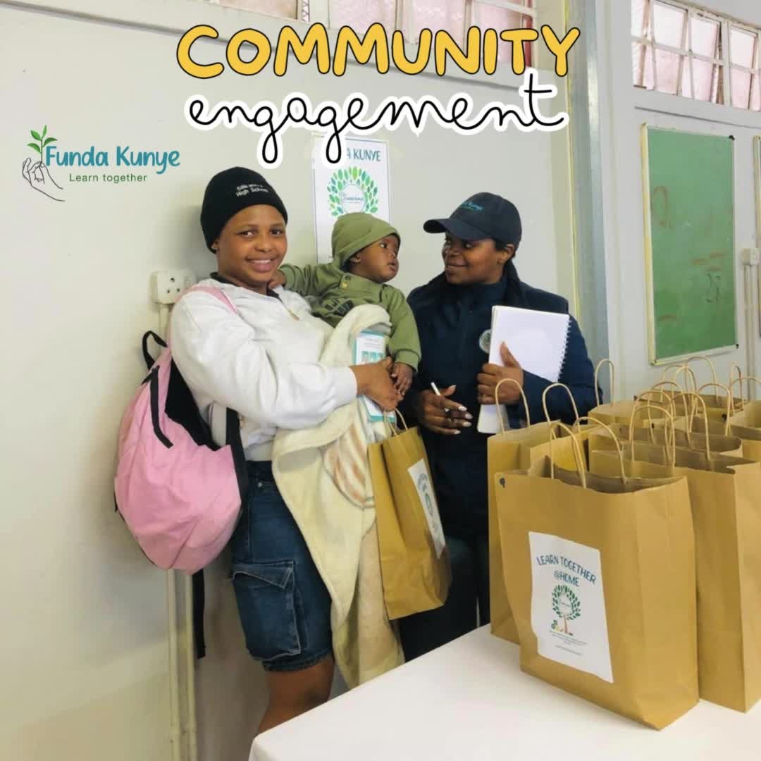 🌟 Thank You, Shelli! 🌟
We’re incredibly grateful to Shelli Louise Marx for inviting Funda Kunye to participate in the two recent Shawco Clinics held in Hout Bay. It was a privilege to be part of such a meaningful initiative that brings vital support to the community.
Our team members, Nobantu and Bongi, had the opportunity to connect with local mothers, sharing practical and creative ways to support early childhood stimulation. Using recycled materials and everyday household items, they demonstrated how learning and play can be accessible, sustainable, and deeply impactful.
Each child received 3 books from Book Dash creating a space for connection, bonding and a love of reading with their parents at home.
These moments of engagement not only empowered caregivers but also reinforced the importance of nurturing young minds from the very beginning. 💡💛
#FundaKunye #ShawcoClinics #EarlyChildhoodDevelopment #CommunitySupport #HoutBay #ThankYouShelli #LearningThroughPlay
@bookdash @shellilouisemarx
