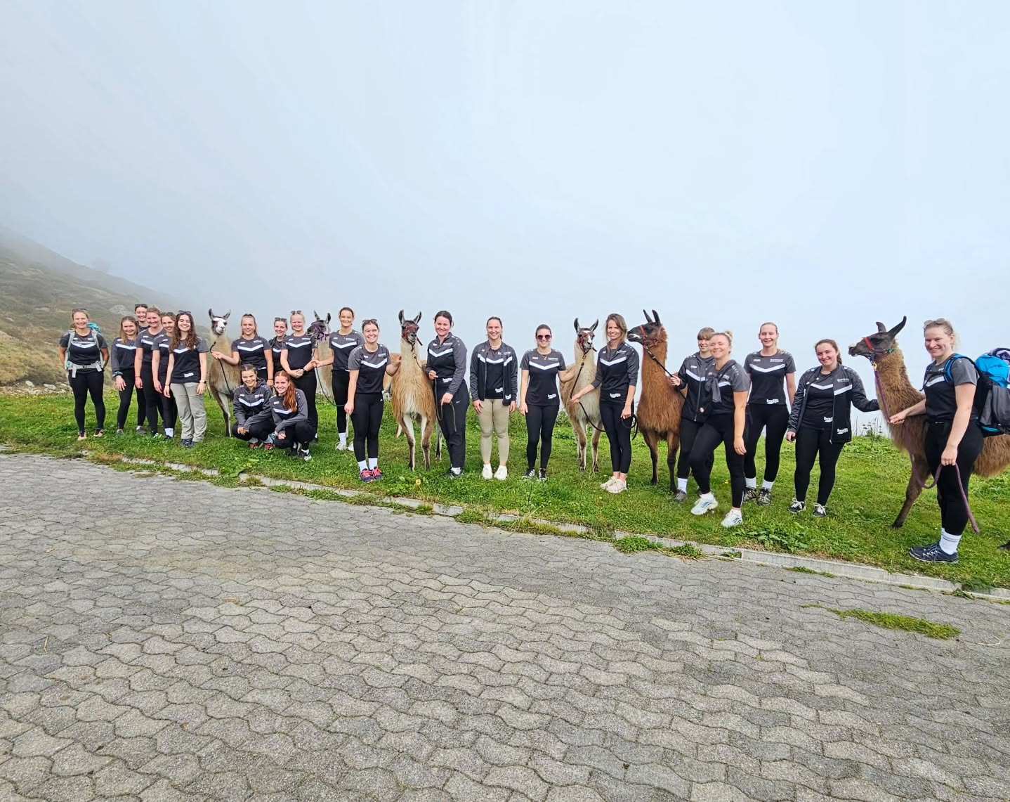 Drei Tage, 22 Frauen, ein Abenteuer!
🤩🦙🚣♀️🚲
D'Turnfahrt 2025 vo üsne Fraue het so einiges z'büte gha.
Details zum Abentür findet ihr unter: www.dtvneukirch-egnach.ch