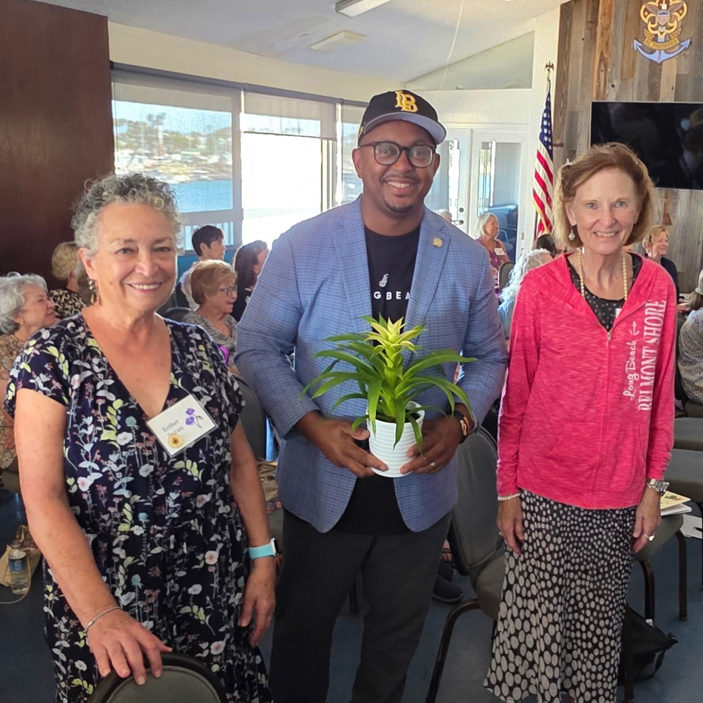 We were delighted to kick off our 2025–2026 year at our September General Meeting! ✨ Mayor Rex Richardson gave us an inside look at Long Beach’s future 🌴🏙️ from Olympic preparations to waterfront development, he shared exciting plans for our city. During our Q&A, Naples residents raised passionate questions about critical local issues like sea walls, PCH & 2nd traffic, and infrastructure. The mayor listened intently, discussing potential approaches to our neighborhood’s challenges.
We also celebrated with a very sweet baby sprinkle for member Esther, showering her with love as she awaits her baby boy 💙 (with hydrangeas, cupcakes, and macaroons to match!), and we welcomed our newest member, Cheryl Hill Oaks! 🌸
And of course, what’s a Garden Club meeting without flowers? 💐 We had blue-and-white hydrangeas for the sprinkle, a lovely pink arrangement gifted by Allison Lohfield, and a tropical stunner from Nancy Emsley. You could say we never arrange to meet without arranging flowers. 😉
What an incredible way to kick off our Garden Club year. ✨
#LongBeachFuture #CommunityConversation #NaplesIslandsGardenClub