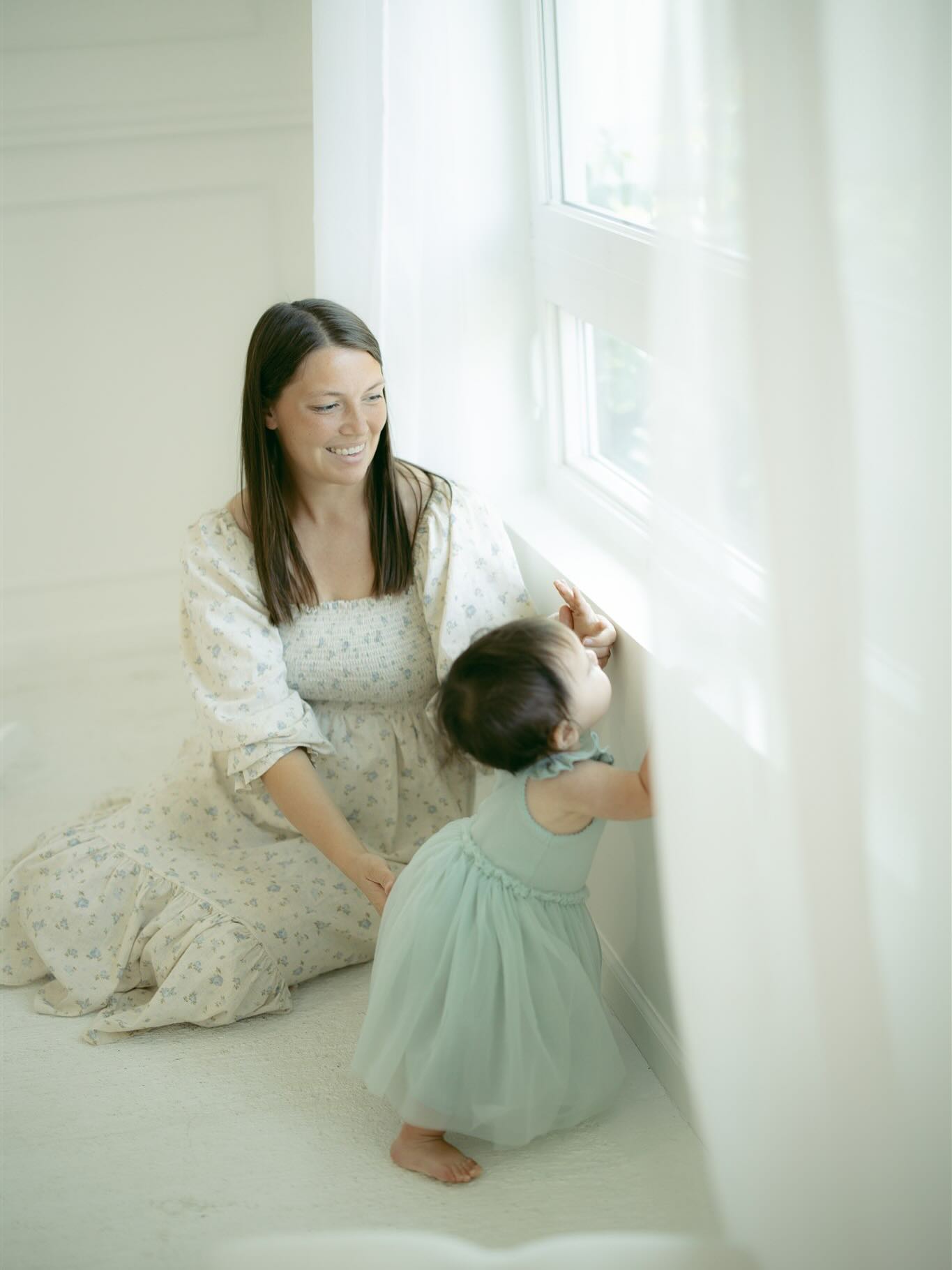Brandie & Lorelai in studio 🦋🤍🪻
.
mom’s dress is @laurenkaysphoto Client Closet!
.
#sanantoniofamilyphotographer #sanantoniofamily #sanantoniomotherhoodphotographer #motherhood #studiofamilyportraits #studiofamilysession #momsofsanantonio #sanantoniomoms #stoneoakmoms #alamoheightsmoms #boernemoms
