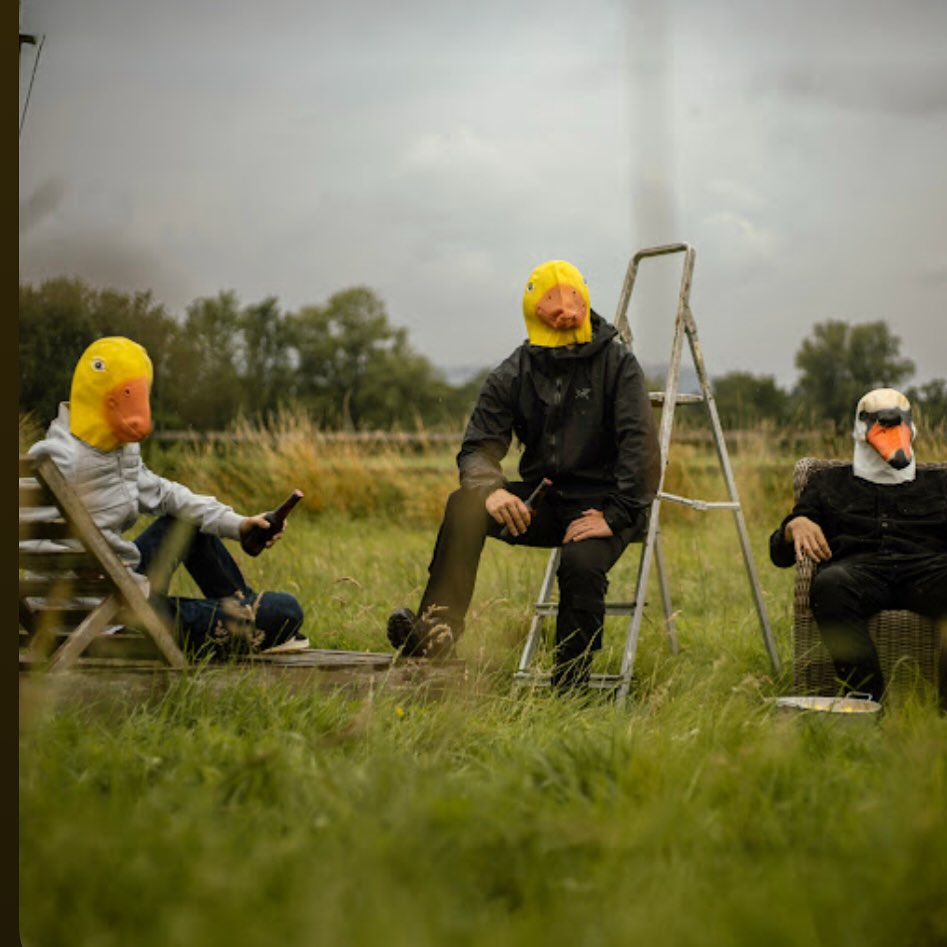 Big tune from @harrisraffmusic released today! This lad has got mad skills well beyond his years with an awesome, humble head on his shoulders.
Produced by me and @jackherbertmusic
Mixed by me
Mastered by @grant_fm
Drums by @if_you_never_shoot
Guitars by @craigdugdale & Harris
Sax by @rossmunromusic
Keys by @jackherbie
Bass by me :)