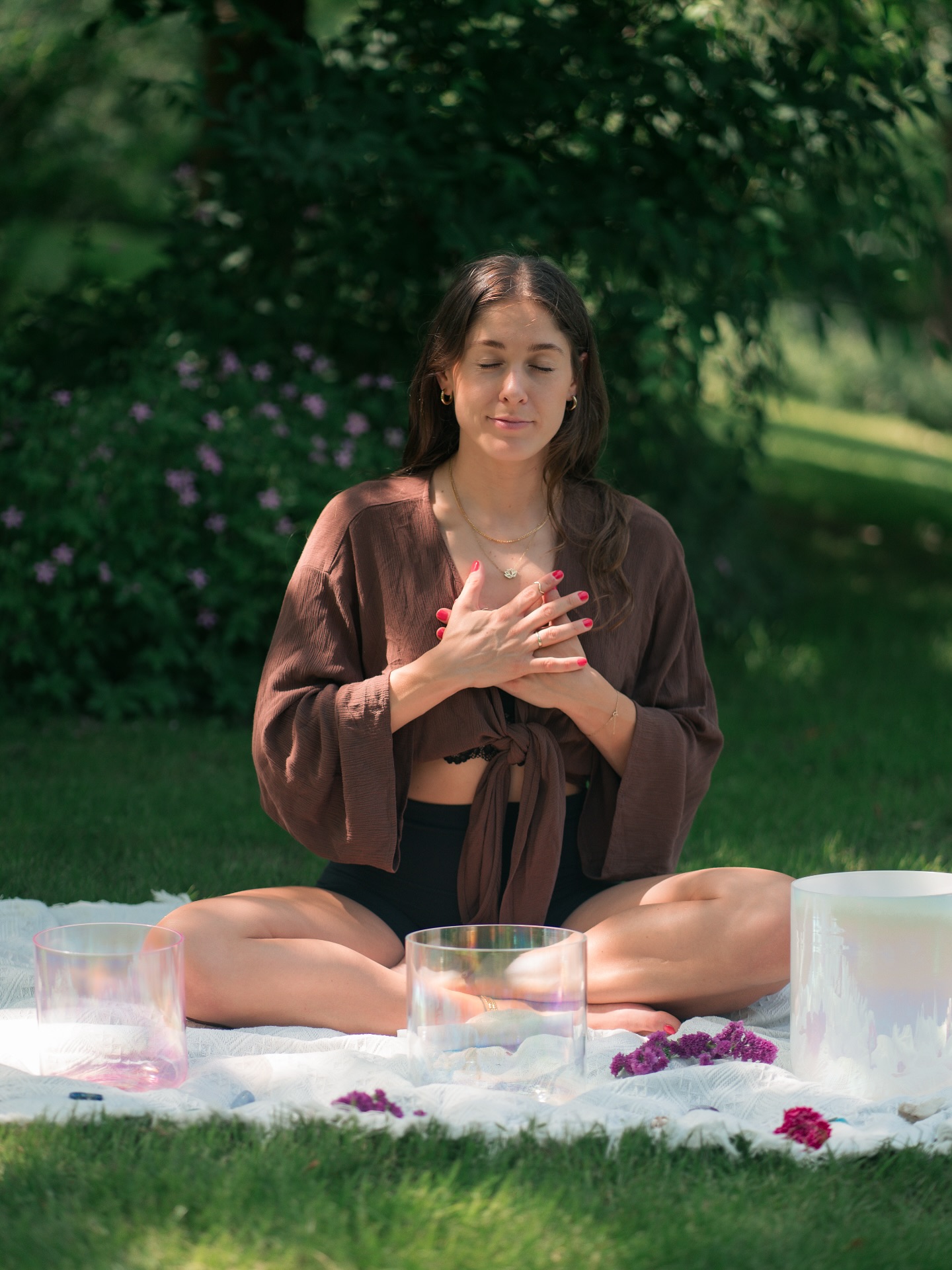 FIND STILLNESS IN THIS LOUD WORLD
Die leise Stimme in uns ist die wichtigste.
Am 2. Oktober im Lapidarium darfst du ihr lauschen – getragen von den Schwingungen der Crystal Bowls. Soundhealing im Lapidarium. Beginn: 18:30 Uhr. Nur bei schönem Wetter. Link im der Bio 🦋