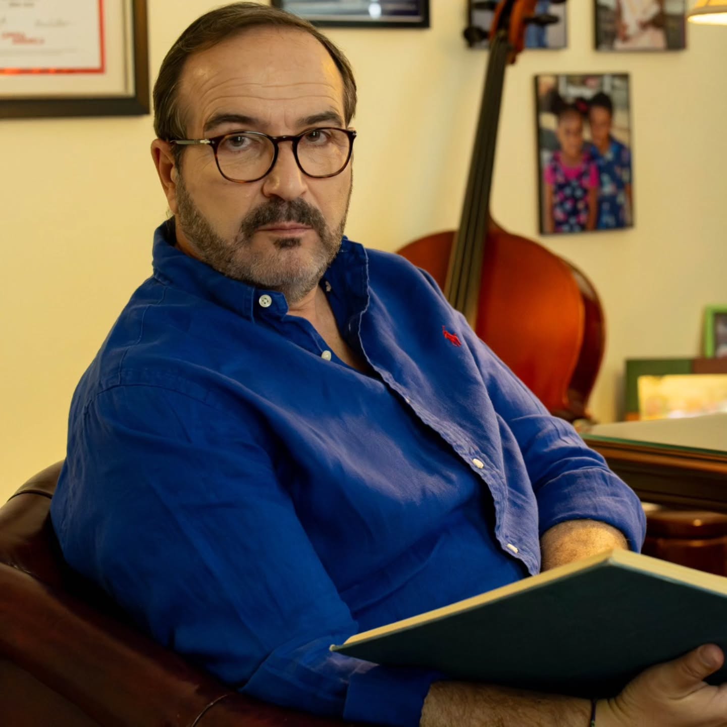 Back at my Opera Carolina office and ready for the next chapters with Gianni Schicchi and Suor Angelica, Turandot by Puccini and Busoni and much more ahead........GRATEFUL!!!
.
.
Photo @cadyfotografia
.
.
.
.
.
.
.
#maestro #stefanovignati #conductor #opera #operacarolina #musicdirector #PrincipalConductor