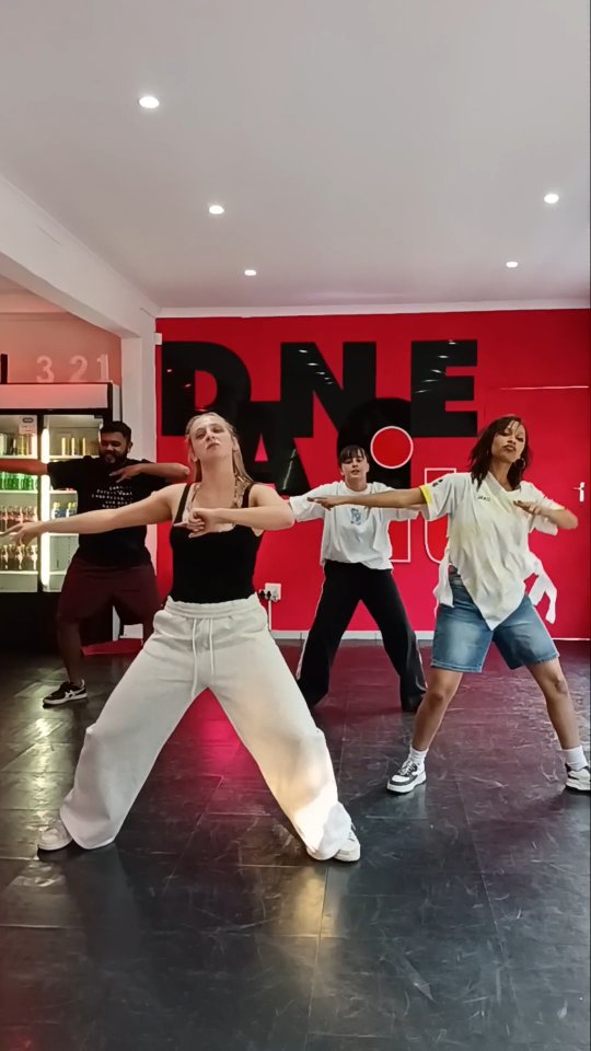 @jadeyrsa second week of amapiano was absolutely fire!🔥 What a vibe!
We've got two more weeks to go! You don't miss out on the fun. Join us for only R90 a class!👏
📍 16:00 - 17:00 at DanceIt Studios, Glenanda branch
For more info contact us on 067 852 1567📲
#danceit #danceitstudios #dancestudio #dancer #dancers #dancing #amapiano #danceclass #danceclasses #learntodance #amapianodance #danceinsa #dancersinsa #dancesport