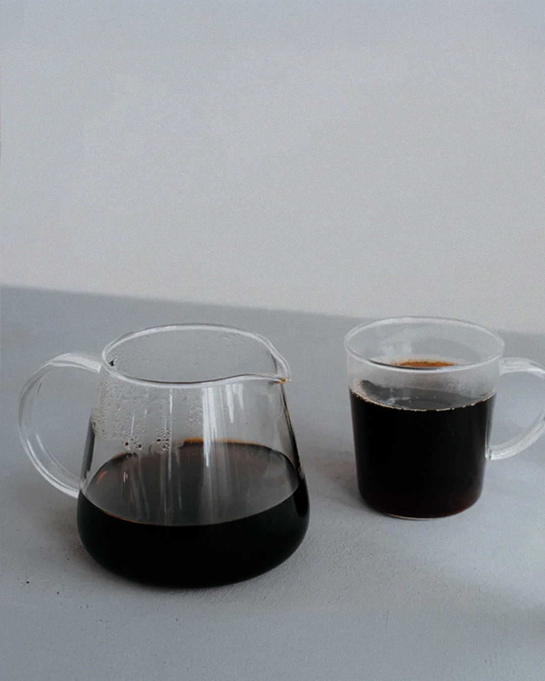 Un solo server, muchas formas de preparar café ☕✨
El HARIO Barista Server 600ml es versátil, resistente al calor y compatible con distintos métodos de filtrado como V60, Kalita o incluso AeroPress.
Perfecto para quienes buscan practicidad y consistencia en cada taza.
#hario #baristaserver #xpecialty