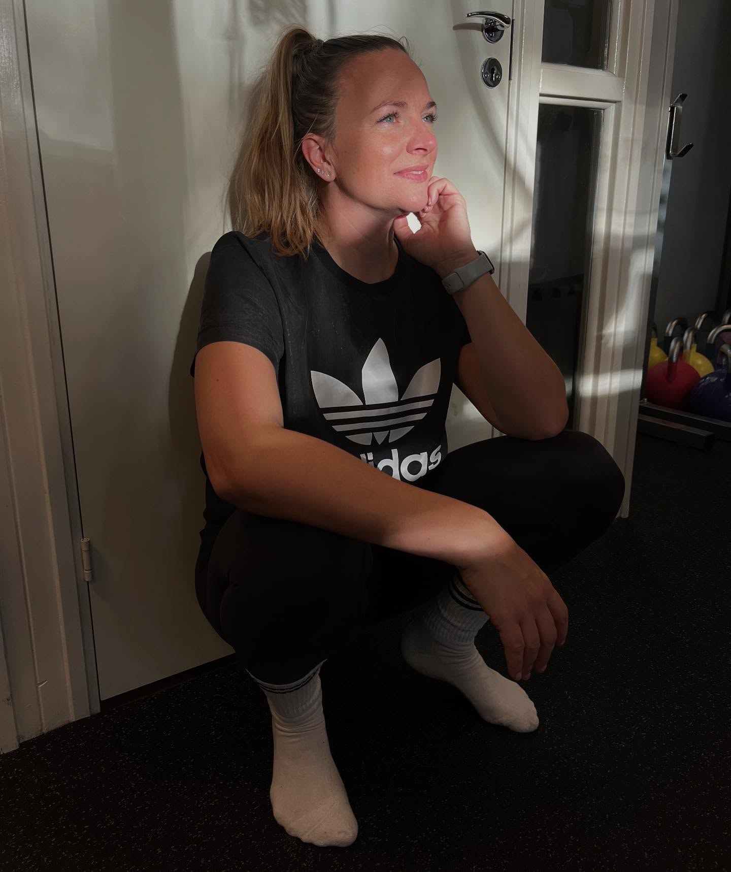 DAGS ATT BÖRJA MED D-VITAMINERNA
- i samarbete med Pureness -
Extra viktigt nu när vi går in i våra ”R-månader”, september - april 🍂
Nu när dagens ljusa timmar blir färre får vi också i oss mindre D-vitamin naturligt och då kan ett tillskott göra stor skillnad, särskilt för oss som:
🌿 Är mitt i småbarnsåren
🌿 Behöver extra energi
🌿 Vill hålla immunförsvaret starkt
🌿 Arbetar inomhus och försöker fånga soltimmar genom rutan 😉
D-vitamin kan bl.a. bidra till:
☀️ Bättre immunförsvar – hjälper kroppen att stå emot förkylningar
☀️ Starkt skelett och tänder – viktigt för oss kvinnor genom hela livet
☀️ Minskad trötthet – hjälper dig att orka mer i vardagen
☀️ Bättre humör – solen i kapsel-form, helt enkelt
Själv beställer jag mina D-vitaminer från Pureness och älskar deras rena och högkvalitativa produkter. Vill du också boosta dig inför hösten?
Använd min kod BENITA20 för 20% rabatt på hela sortimentet ✨
Just nu har Pureness fokus på immunförsvar där du hittar vissa produkter på upp till 40% rabatt, då gäller inte min kod, men du får dig ett rejält klipp ändå 💪🏽
💭 Tänk på att kosttillskott aldrig kan ersätta vanlig kost. Konsultera även alltid med läkare innan du börjar.