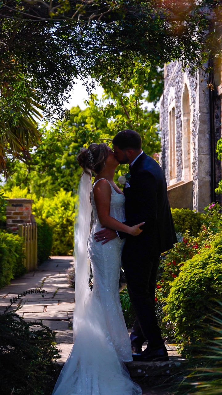 Sophie & Bradley 🤍
What an amazing day at Chapel House Estate!
Wedding Trailer 🙌🏻
@bradkitch94
@sophiekitchener95
@gemmatutt_mua
@chapelhouseestate
@sarahlouisebridalhair
@louisadettmerphotography
#wedding #weddingcontent #weddinghighlights #weddingtrailer #ukweddingcontentcreator