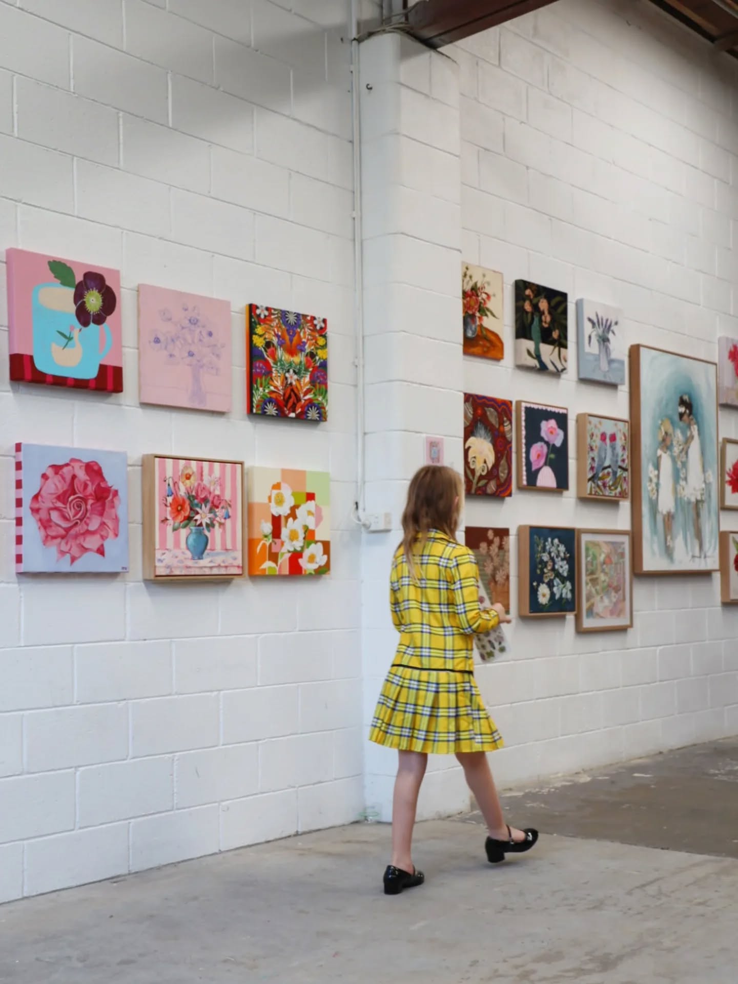 Now is your last chance - online bidding for these 52 original paintings is closing tomorrow!
@dangerousfemales x Australian Artist Collective - raising much needed funds for domestic violence victim-survivors.
Exhibition curated by @katequinnart and Jes (@dangerousfemales) at @vacant_assembly
Head to the Dangerous Females page for links and information 💕
#australianartist #australianart #exhibition #brisbaneart #charityauction #flowerpainting