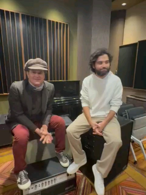 Carlos Vives, Andres Leal productores de Los Canticuentos además de artífices cómo Gustavo Gordillo y Marlore Anwandter celebran la nominacion a los @latingrammys celebramos esta nominación por un trabajo excepcional que nutre la cultura pensada desde las familias, niños y padres de familia.
#latingrammy @carlosvives #canticuentos #gairamusicalocal
@carlosvivespuertorico
@carlosvivesifcworld
@carlosvivesifccolombia
@carlosvivescostarica #carlosvives #canticuentos