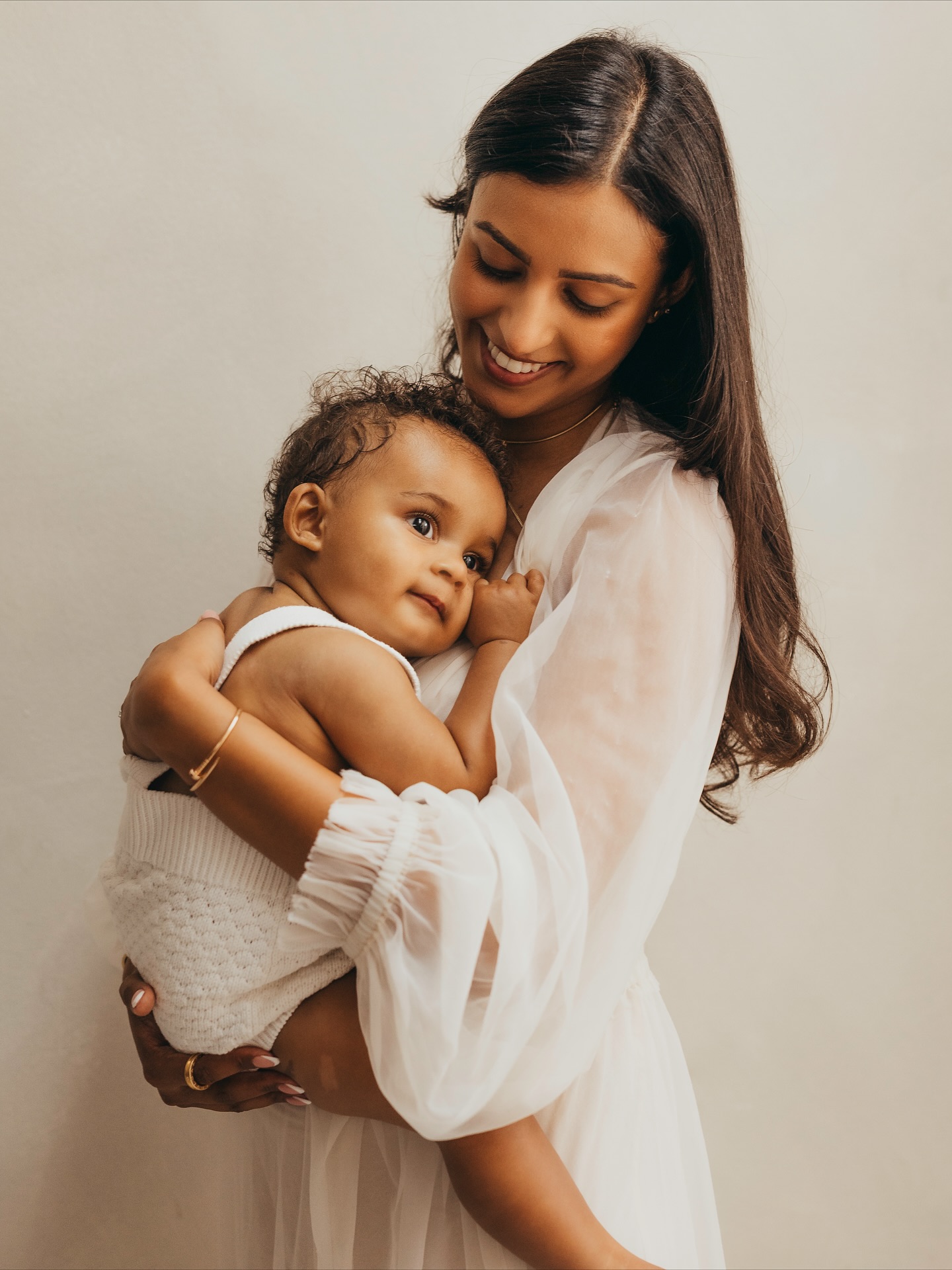 Heute möchte ich euch einen Zuckerschock am frühen Morgen verpassen- you are welcome 🥰
Dieser Post ist für alle Mamis, die aus egal welchen Gründen eine Newborn Session verpasst haben- das Baby auf dem Foto ist ca. 9 Monate alt und der Zeitpunkt für Familienfotos war perfekt. Der Zeitpunkt für Fotos ist einfach immer perfekt und es lohnt sich immer wunderschöne Erinnerungen für immer festzuhalten!
Habt einen schönen Tag und vergesst nicht eure Session zu buchen ❤️
Eure Marion
Dear @linzierussophoto and @studiolinzie I can’t thank you enough for the opportunity to learn from you ❤️
#london #photographyworkshop #zürich #uster #meilen #küsnacht #mönchaltorf #grüningen #hombrechtikon #rüti #rapperswill #züri #zürioberland #zurichphotographer #familyphotosession #familienfoto #familienfotografie #babyfotografie #familienfotograf #familienfotografin #babyfoto #wädenswil #thalwil #konstanz