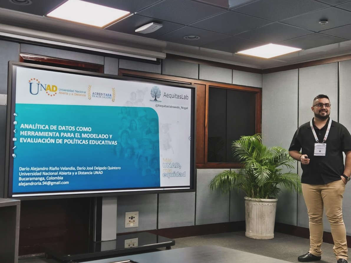 🚀 Hoy en el EIEI ACOFI, nuestro semillerista Darío Riaño comparte su investigación con la ponencia:
📊 “Analítica de datos como herramienta para el modelado y evaluación de políticas educativas”.
Un orgullo para el Semillero @AequitasLabSeeds_Nogal_, que sigue aportando al avance del conocimiento y la innovación educativa. 💡📊
#MarketingCientífico #Investigación #Educación #AnalíticaDeDatos #AequitasLab @acofi_insta