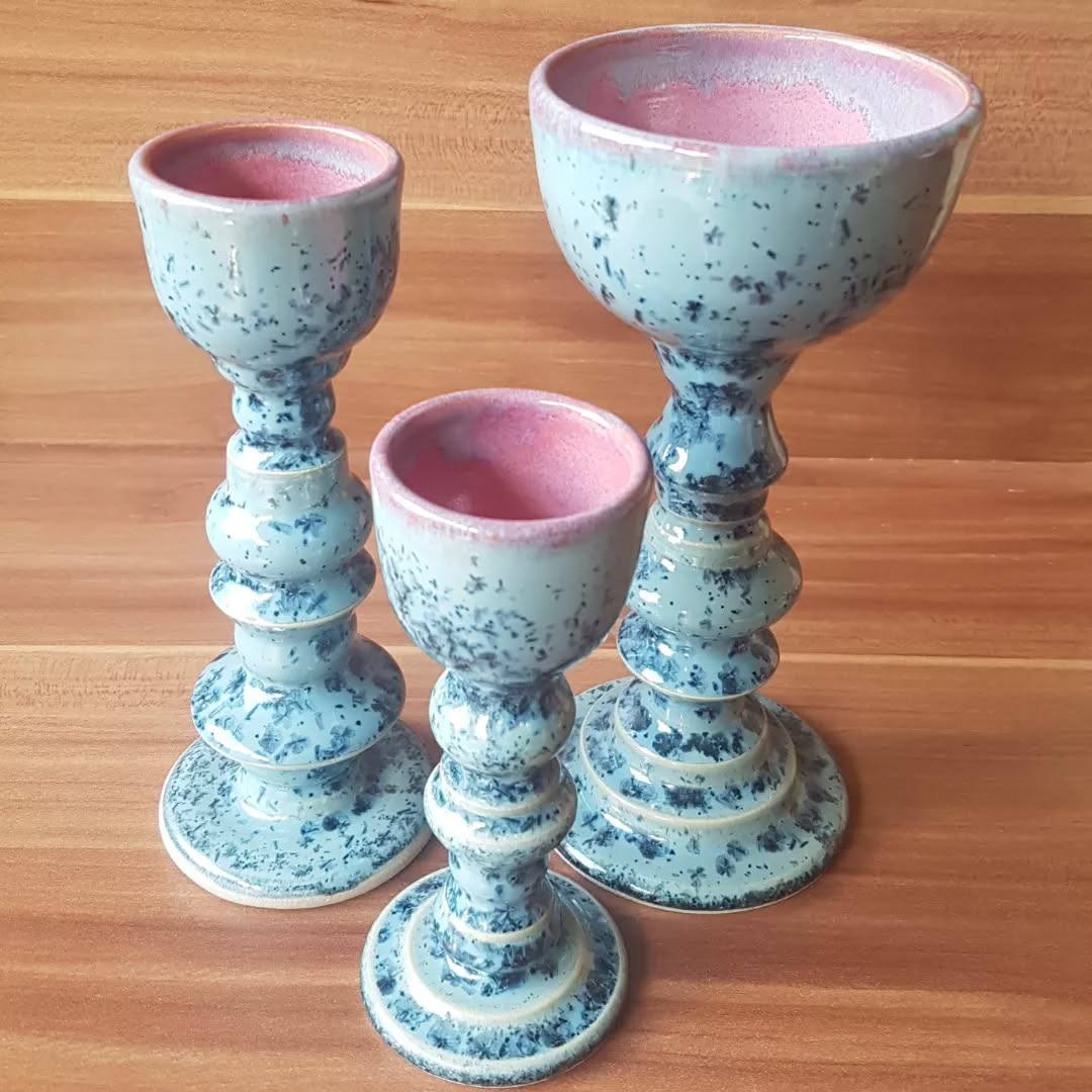 Special event, September 27th !
Open your calendars and mark the date for the
"OPEN ATALIER" at our amazing studio in Leiden!
The new Crystaline Candle Holders are finally ready!
They come in different sizes and 4 inside colors: white, yellow, pink and peach. Ofcourse you can find them, with me, at the open atalier.
We are planning a special event: hand made market, illustration, special coffee and pastry, demonstrations, games, drinks and lots of fun!
Where: Hoge Morsweg 130
When: September 27th, 11:00-16:00
Come join us!
@blubberenglas @potvan.lot @nouencoffee @krabbelsvanbartjoo