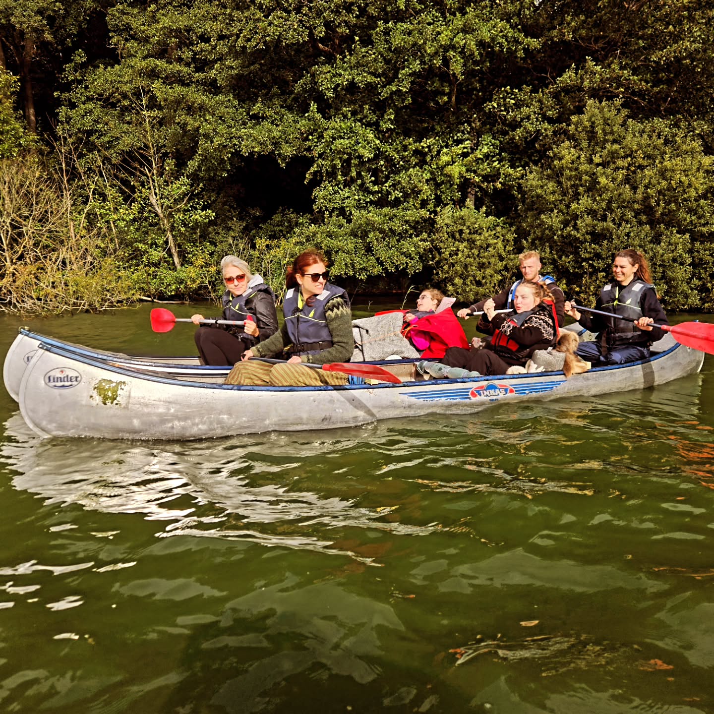 Outdoor life is for everyone, if you can improvise and adapt, you will overcome.
We had 14 disabled, but really badass guys and girls on a canoetrip today 🛶🔥💪
#Bushcraft #canoetrip #canoeing #handicapped #goodtimes #friluftsliv #friluftslivforalle #wildernessskills #improviseadaptovercome #vildmark #udeliv #kano #kanotur #keepitsimple
#bushcraftdanmark #bushcrafteurope
#fårevejlekirkebo