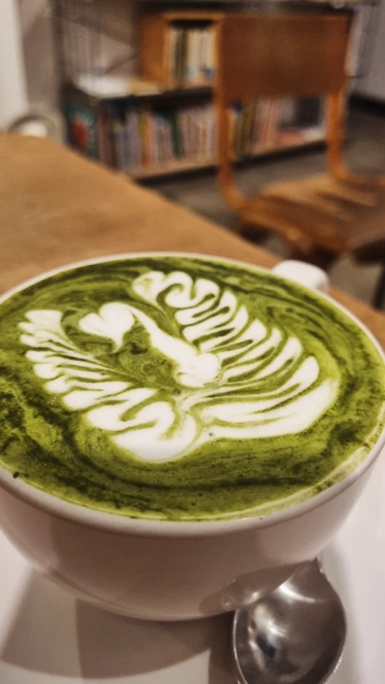 Aujourd'hui, je vous emmène sur les traces des yokai, les esprits du folklore japonais 👹
Êtes-vous familier avec ce pan de la culture japonaise ? Quel est votre yokai préféré ?
INFORMATIONS COMPLÉMENTAIRES
📍Yokai Immersive Experience Exhibition Nagoya
Du 19 juil. au 13 sep. 2025
📍 Toei Studio Park Kyoto
Parade des Yokai, du 13 sep. au 30 nov. 2025
📍 Ancienne machiya: Lulu Guest House (Kyoto)
📍 Café: Shuhari Kyoto
Mots-clés : vlog - vie japonaise - vie d'autrice - vivre au Japon - voyage à Kyoto - yokai - folklore japonais
Hashtags: #vlogjapon #tranchedevie #vlog #japon #viedexpat #viedauteur #tokyolifestyle #kyotojapan #vivreatokyo #vivreaujapon #vieaujapon #kyoto #yokai #folklore