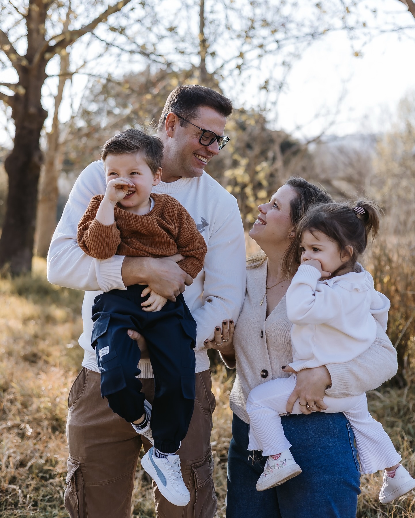 So special having this gorgeous family back in front of my lens. Family shoots are always such fun when the vibe is relaxed and playful!