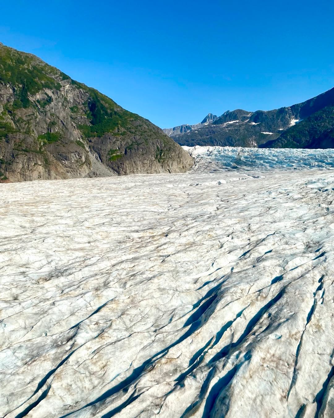 “On Top of the Glacier”wonderfulplaces#explore#photography#travel#adventure#travel#glacier#beauty#beautiful#lifestyle#relax#luxurylifestyle#nature#water#helicopter#vacation#photo#beauty#photographer#snow#ice#beach#nature#wild#island#helicopterview#sandbar#shores#mountains#wild#wilderness#paradise#mandenhallglacier#alaska