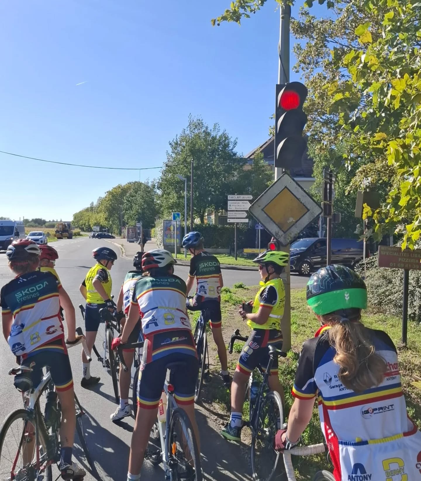 #ABCjeunes 🟦🟨🟥
On profite de cette belle journée de fin d'été ☀️