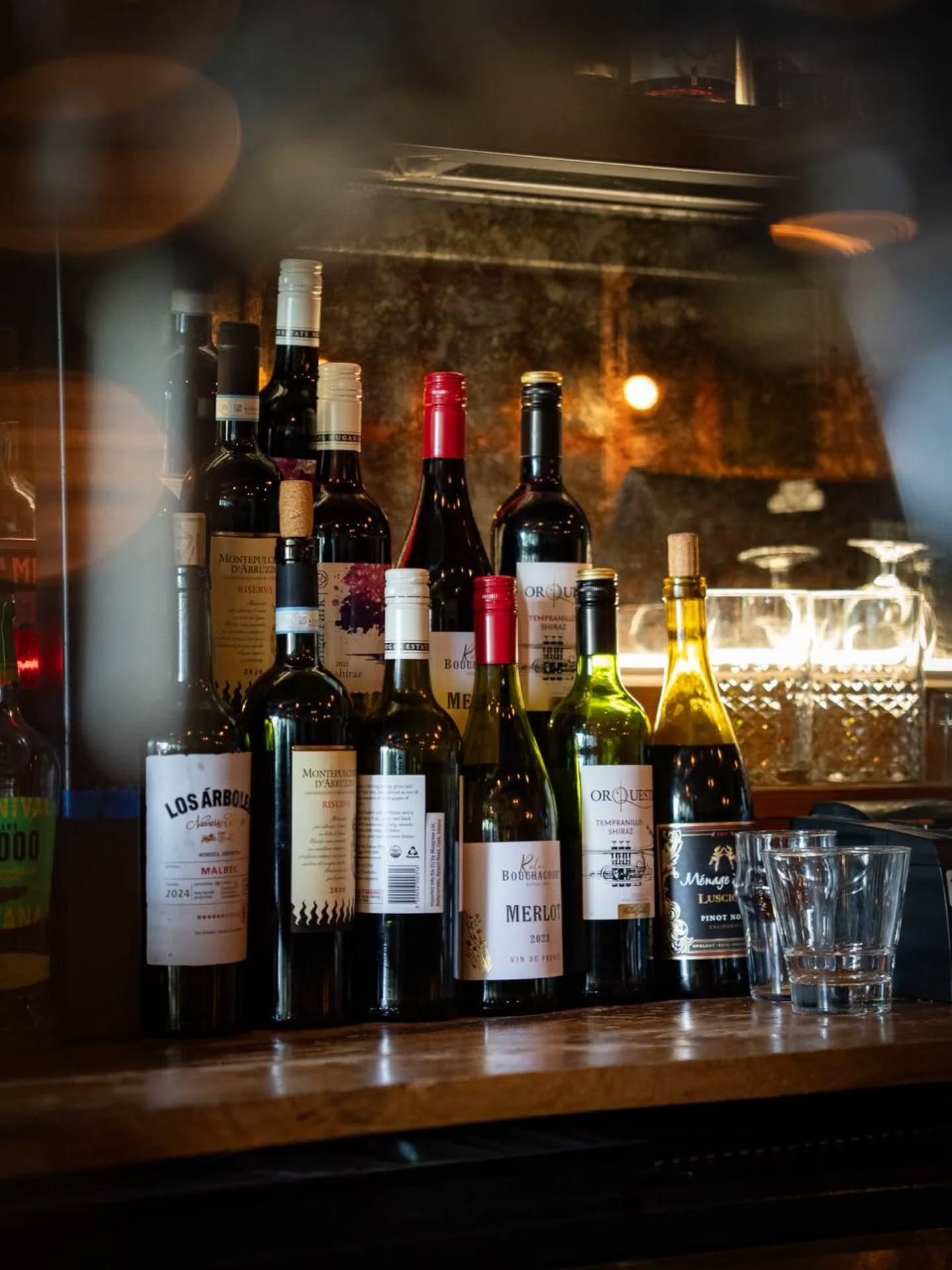 Behind every great night is a shelf like this 🍷🙌
#caponesgalway #restaurantgalway #galway #thisisgalway #wildatlanticway #familyrestaurant #outdoordining #tastyfood #burgersgalway #lunchgalway #dinnergalway #pizzagalway #cocktailsgalway #galwaygrub #knocknacarra #barna #salthill