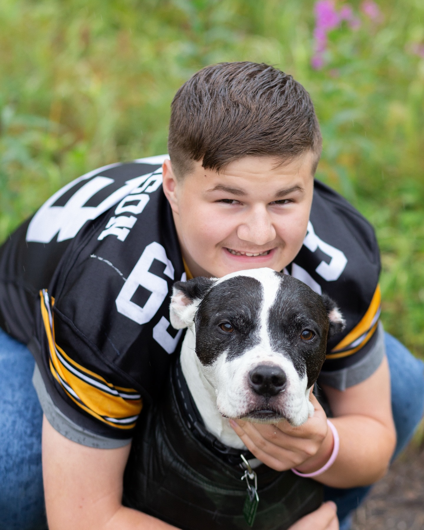 a boy and his dog 🖤🤍🖤
•
•
•
•
•
#alaska #alaskaphotography #alaskaphotographer #hatcherpass #hatcherpassalaska #fireweed #fall #palmeralaska #akphotography