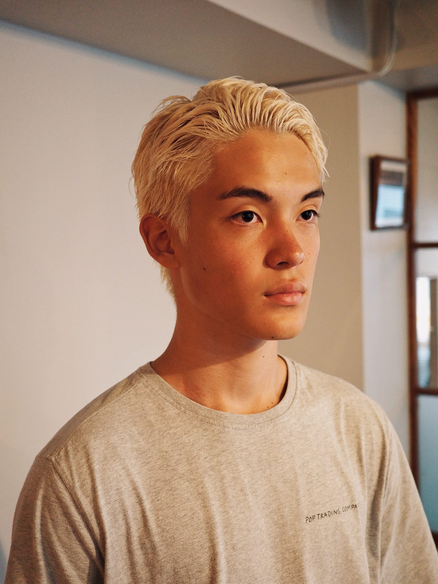 White bleach
Thank you for coming 🇦🇷🇰🇷
Enjoy the U.K 🇬🇧
#englishspeakingstylist
#tokyohairsalon
#kouenjihairsalon
#englishspeakinghairsalon
#whitehair
#hairisyoursignature