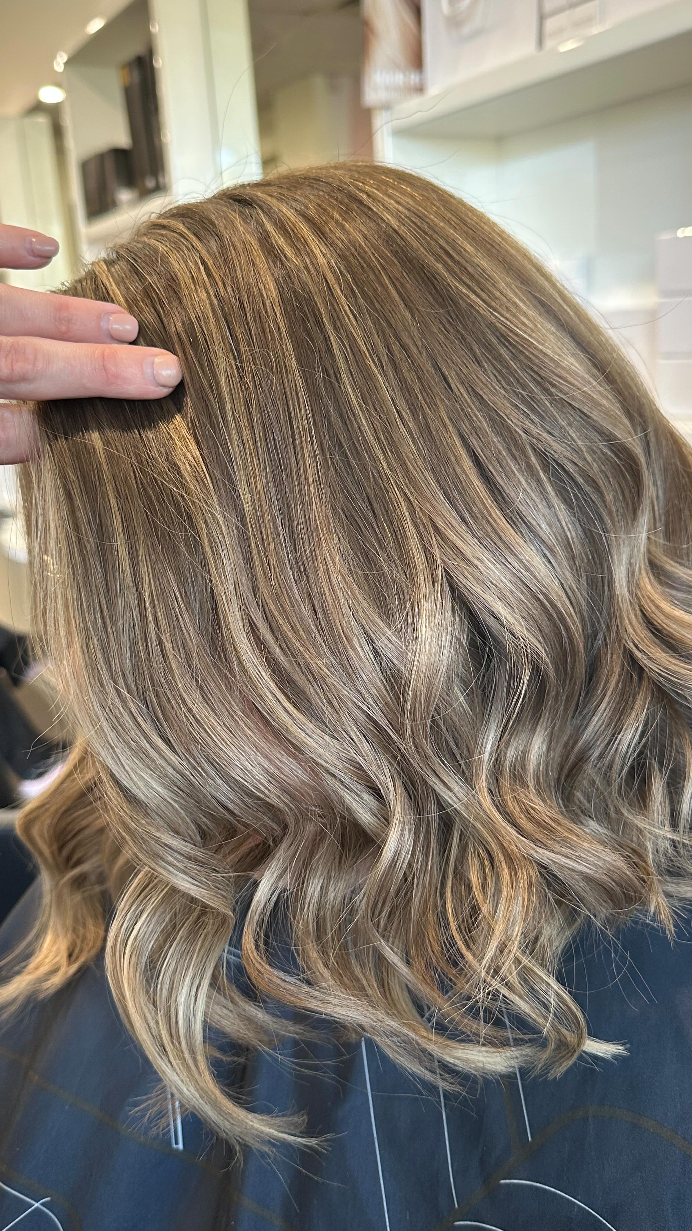 It’s been 10 MONTHS since her last colour… and just LOOK at this transformation! 😍✨
If you’re someone who only gets your hair coloured once a year, now’s the time to book ahead for the festive season.
🎄 December appointments are filling FAST - don’t miss out on looking your absolute best for Christmas parties, events & family gatherings.
📞 Call 7425 0725 now to secure your spot - because beautiful colour like this takes time, care, and a spot in the chair 💇♀️
#adelaidehairsalon #adelaidechristmas #kevinmurphyadelaide #darktoblonde #lowmaintenancehair