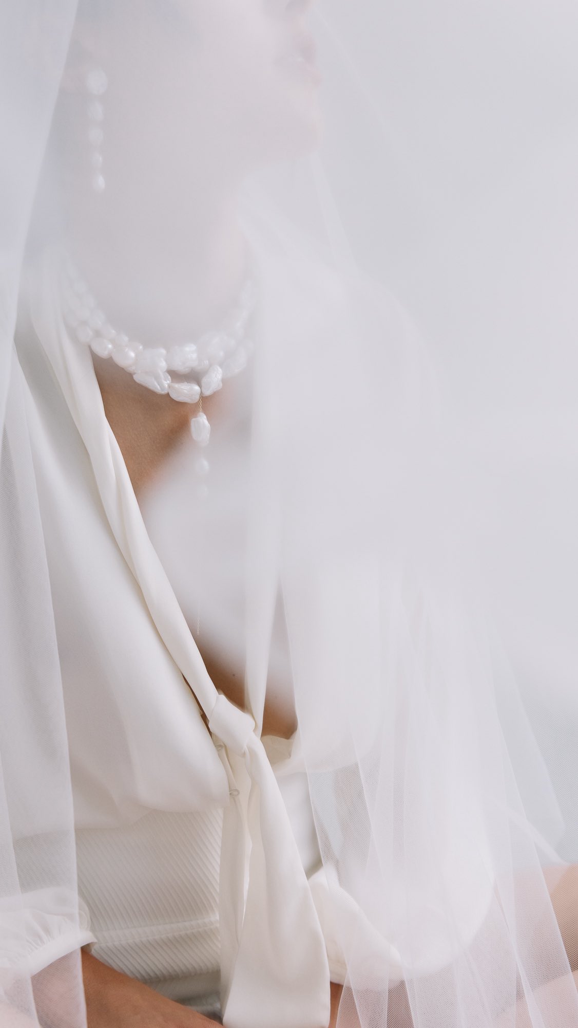 Dancing pearls #accessoriesbynea #bridalaccessory