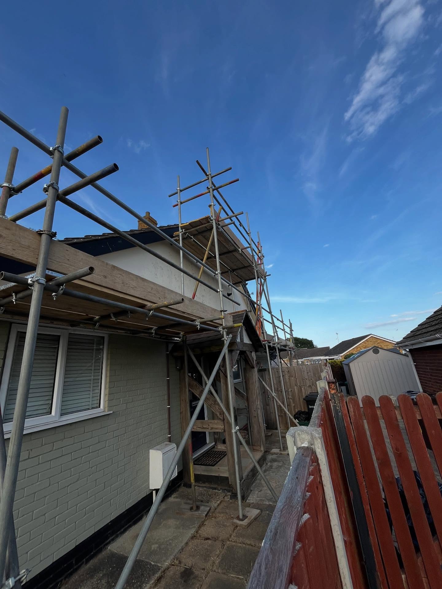 ⭐️Another scaffold erected recently in clacton, ready for our client to replace the fascia’s and soffits on this bungalow⭐️