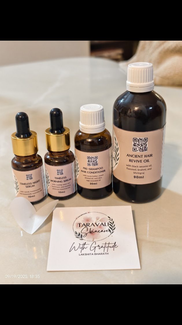A couple of days ago, I packed a few handpicked Taravali products for Ambily (@ambilysanoj), and oh my, when I was blending the conditioner and the Ancient Hair Revive Oil fresh, the entire house smelled like a centuries-old Ayurvedic apothecary, rich with roasted herbs, leaves, and botanicals 🥹🥰
That’s the magic of fresh skincare! No preservatives, no chemicals, no artificial fragrance. Just the real aroma of nature itself. 🌸
This set was for Ambily, an absolutely passionate dancer. Dance is such a powerful art form, where rhythm becomes expression, and the body becomes poetry in motion.
I’ve seen Ambily dance, and when I complimented her, I was shocked to hear she picked it up again after a two-year break!
That’s the beauty of art! It never leaves you, it just waits patiently until you’re ready to flow with it again.
Just like consistency in skincare, the small steps we return to always pay off. And with Taravali, I’m so glad Ambily gets to embrace both, her rhythm on stage and her rituals in skincare 🥹❤️
Can't wait to see you shine, Ambily!
With gratitude,
Lakshita Bharath