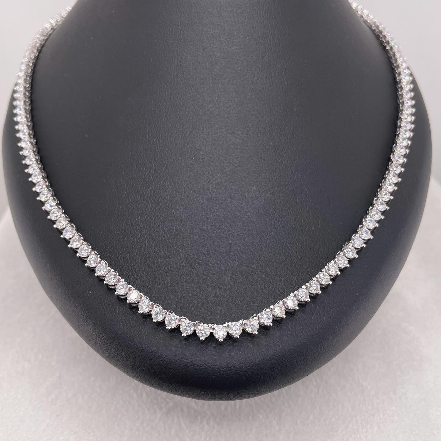 Crystal CZ tennis necklace set in sterling silver. I won’t tell if you won’t tell 🤫. Beautiful bling doesn’t need to break the bank to make you feel like a million dollars 😉!
.
#sterlingsilver, #silver, #tennisnecklace, #white, #nh, #newhampshire, #nhjewelers, #livefreeandshine, #thepeoplesjeweler, #hampsteadnh, #atkinsonnh, #salemnh, #plaistownnh, #eppingnh, #exeternh, #hamptonnh, #kingstonnh