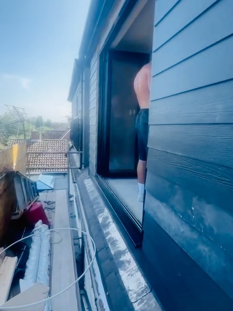 Love our team! Snippets from a few weeks back on their break. Another loft looking absolutely gorgeous. 😍✨✨#murrillbuild #carpentry #building #loftconversions #lofts #interiors