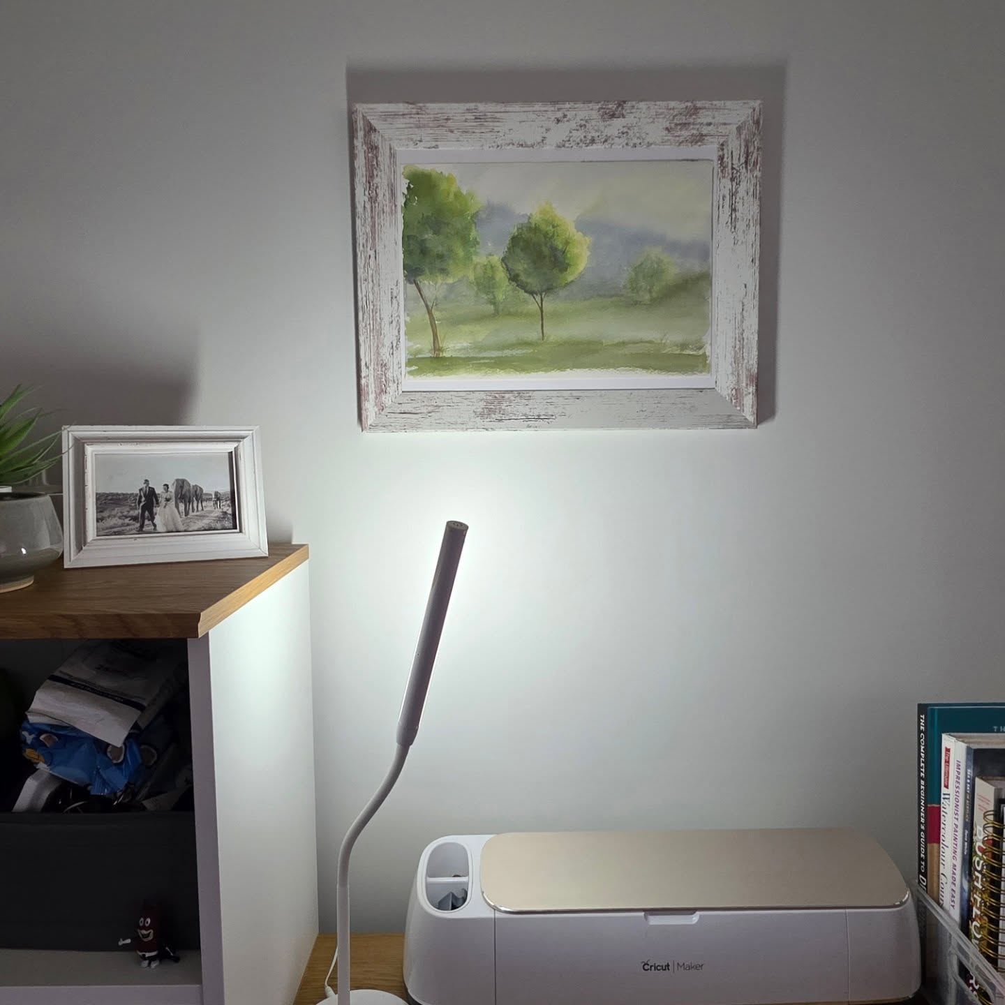 I've been trying to focus more on painting loose, less detailed and softer vibes. For a long time my watercolour paintings looked more like acrylic paintings 😂 I did this one for my art room to go with the greens and whites and chilled atmosphere. Just love it! What do you think? #watercolour