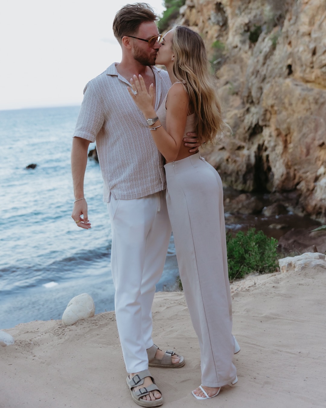 The cat’s out the bag!
Excited o can finally share some images from Michal’s sneaky proposal to his gorgeous fiancée @veronicabielik
@michal.prywata
Veronica was caught completely off guard. In her words, she wasn’t expecting this at all—and definitely not photo ready! Although Make-up free and in casual attire, she looked absolutely perfect; her surprise, tears, and happiness were her accessories for this one.
These two make the most perfect couple, and I’m so thrilled to have captured this moment.
And yes… she said yes!
I wish these lovers the best the universe has to offer! 🫶
Shoutout to Faith Ibiza Concierge for making it happen.
@faithibiza
@amanteibiza