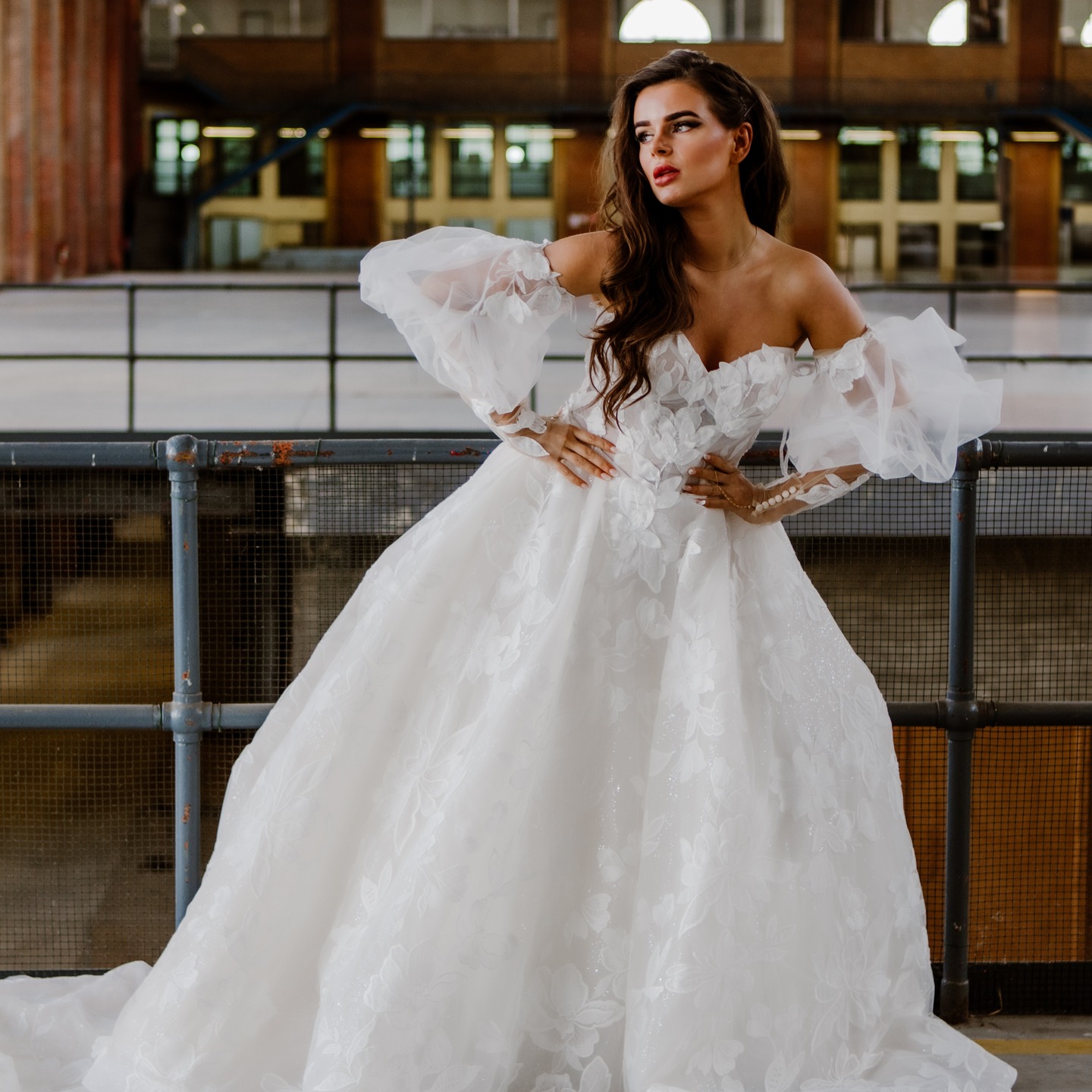 Druk bezig met editten, maar wilde toch al zo graag iets delen van prachtige @dianne_vde
Binnenkort meer!
Model | @dianne_vde
MUAH | @mua.sherr
Organisator | @sterkzichtbaar @sterkzichtbaarevents
Locatie | @interescaut