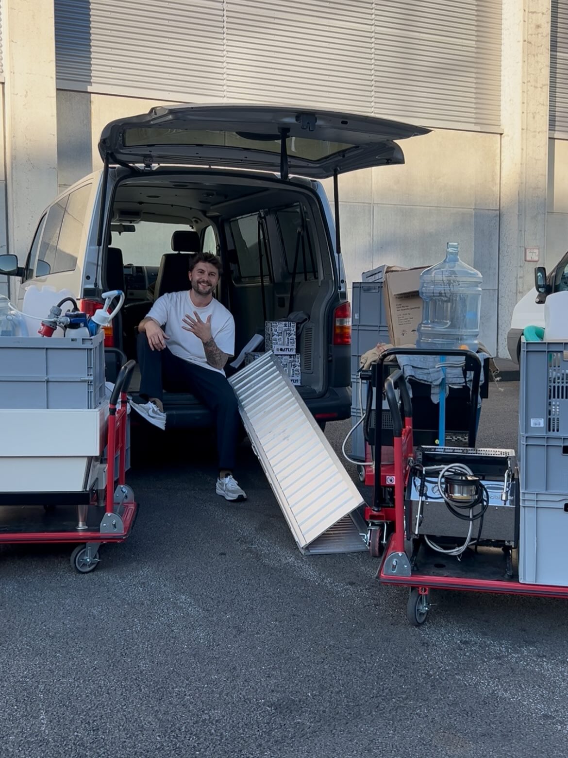 2 Weeks - 5 Clients - 2300 Kilometers
Berlin - Amsterdam - Köln
#underdogespresso #messecatering #barista #specialitycoffee #messe #espressobar #catering #espresso #coffeecatering #berlin #latteart #mobilebarista #lamarzocco #kaffeecatering #kongress #amsterdam #köln