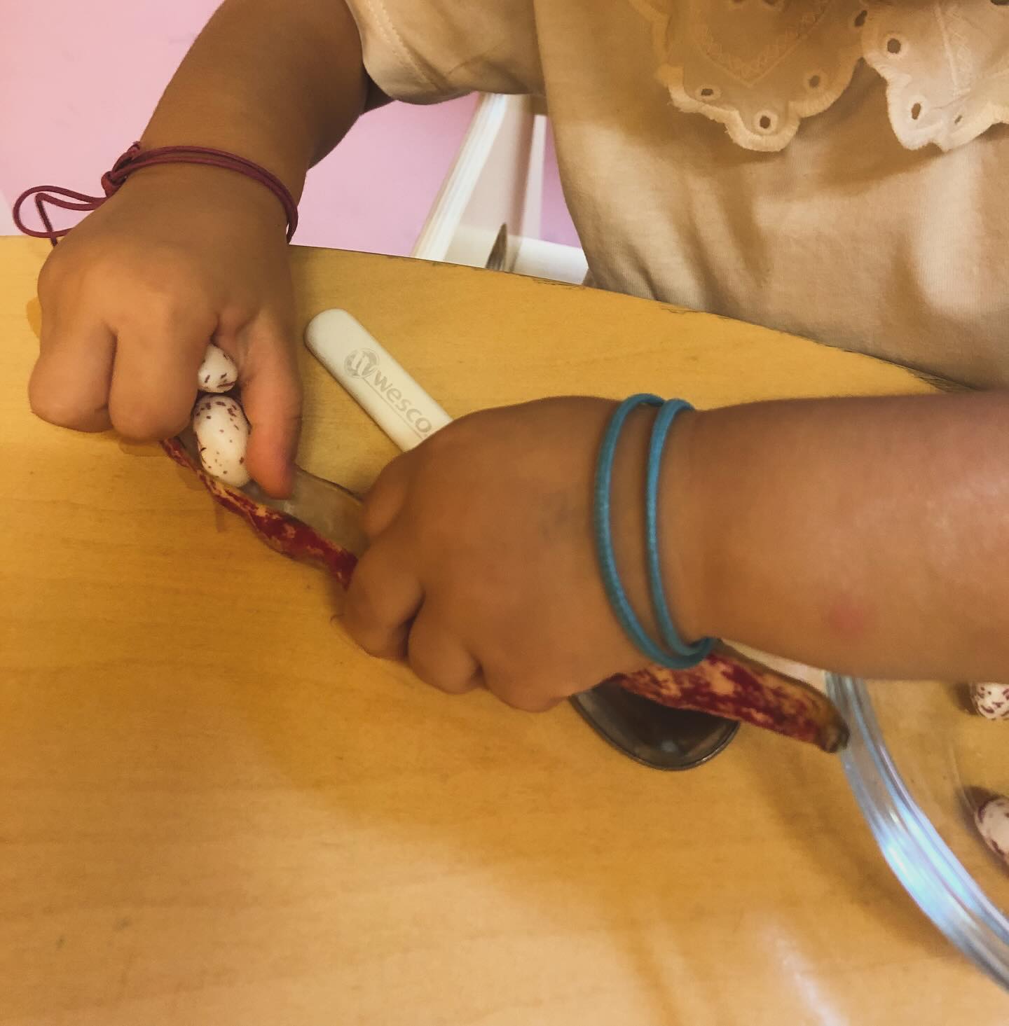 Sgraniamo i fagioli!🫘
#motricitàfine #esploriamodipiù #curiosità #nidodinfanzia