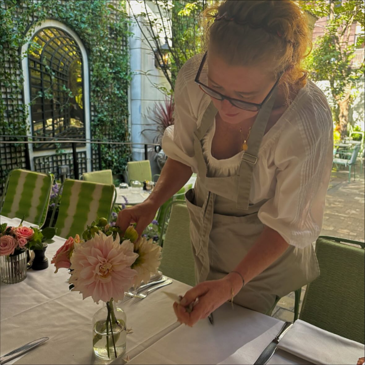 Throwback to last weekend with a bridal shower at @maisonladuree đ¸ #ladurĂŠe #dahlias #roses #bridalshower #flowerpower #floralfix #flowerstagram #floraldesign #nycflowers #frenchflorist #artisanfleuriste #luxuryflowers #retailflowers #elegantflowers #nycflowerbouquets #classyflowers #giftflowers #lusciousflowers #subscriptionflowers #beautifulflowers #internatrionalflorist #nycflowers