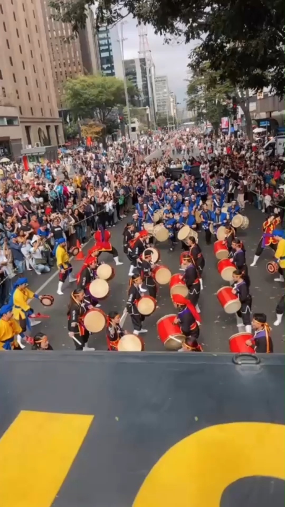 Matsuri Daiko no Desfile Yume Matsuri 2025 🎶🥁
🎥 Créditos: @tvutina
#yumematsurisp #união #eventos #130anosdeamizadebrasiljapão #taiko #shishimai #okinawa #matsuri
@matsuridaiko.carrao @matsuridaiko.ipr
@matsuridaiko.brasil