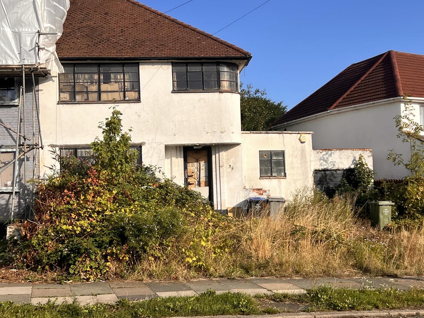 Think This House Is Empty? Think Again.
At first glance, this property might look abandoned, neglected, or forgotten. But in reality, it’s very much lived in.
It’s a powerful reminder: never assume you know the story just by looking at the outside. Every home and every person has more to it than meets the eye.
At Empty Property Hunters, we’re experts at spotting long-term empty homes but even we know the value of looking closer before jumping to conclusions.
🔑 Lesson of the day: look beyond the surface.
You might be surprised by what you discover.
#Property #EmptyPropertyHunters #RealEstate #DontJudgeABookByItsCover #Community #PropertyRevival