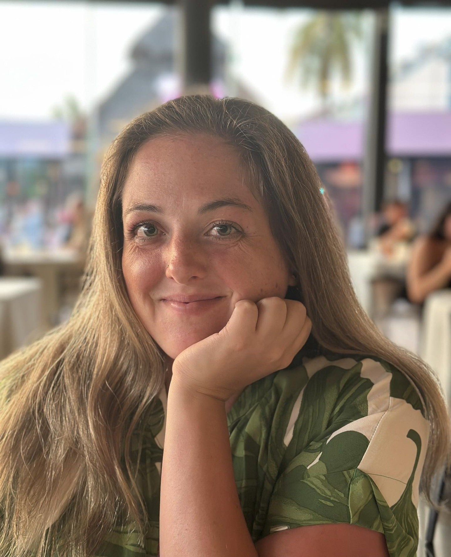 𝐏𝐥𝐨𝐭 𝐭𝐰𝐢𝐬𝐭: 𝐓𝐡𝐞𝐫𝐞'𝐬 𝐧𝐨 𝐲𝐞𝐥𝐥𝐨𝐰 𝐛𝐫𝐢𝐜𝐤 𝐫𝐨𝐚𝐝 𝐭𝐨 𝐬𝐮𝐜𝐜𝐞𝐬𝐬. 🌪️
I've failed. 𝘔𝘶𝘭𝘵𝘪𝘱𝘭𝘦 𝘵𝘪𝘮𝘦𝘴. And I'm done pretending otherwise.
The outbound messages and calls that got 47 "no's" before one "maybe."
The ebook launch that flopped spectacularly.
The partnership that imploded.
The pivot that felt like starting over from scratch.
Here's what they don't tell you about building something from nothing: It's not a straight line to the emerald city. It's detours, dead ends, and lions that make you question if you're brave enough for this journey.
There will always be roadblocks that weren't on the map.
There will always be people who say "no" before you find your "yes."
There will always be critics in the peanut gallery judging your ruby slippers.
There will always be moments that force you to pivot, adapt, rethink everything.
But here's the magic: Every failure is data. Every "no" gets you closer to your "yes." Every obstacle teaches you something about your own resilience that success never could.
The wizard isn't the destination, but who you become on the journey there.
To everyone grinding through their own tornado season: Keep clicking those heels. Keep following the road, even when it's unpaved. Your emerald city is closer than you think.
You got this, Dorothy. 💚