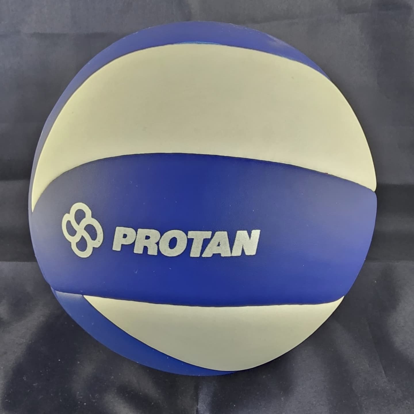 Protan Voleybol Topu
Logo Baskılı Voleybol Topu İmalatı
Özel Tasarım, Özel İmalat
Daha detaylı bilgi için sitemizi inceleyebilir veya teklif için mail adresimizden bize ulaşabilirsiniz.
Web: www.onosport.com
E-mail : satis@onosport.com
#onosport #voleybol #voleyboltopu #logobaskı #imalat #toptanimalat #promosyon #promosyonimalat #promosyonürünleri #volleyball #volleyballball #volleyballmanufacturers #logoprinting #manufacturers #promotion